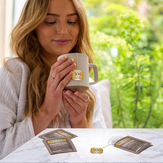 Twinings Pure Oolong Tea Individually Wrapped Bags, 20 Count (Pack of 1), Warm, Nutty Flavor & Golden Colour, Caffeinated, Enjoy Hot or Iced, 20 Teabags